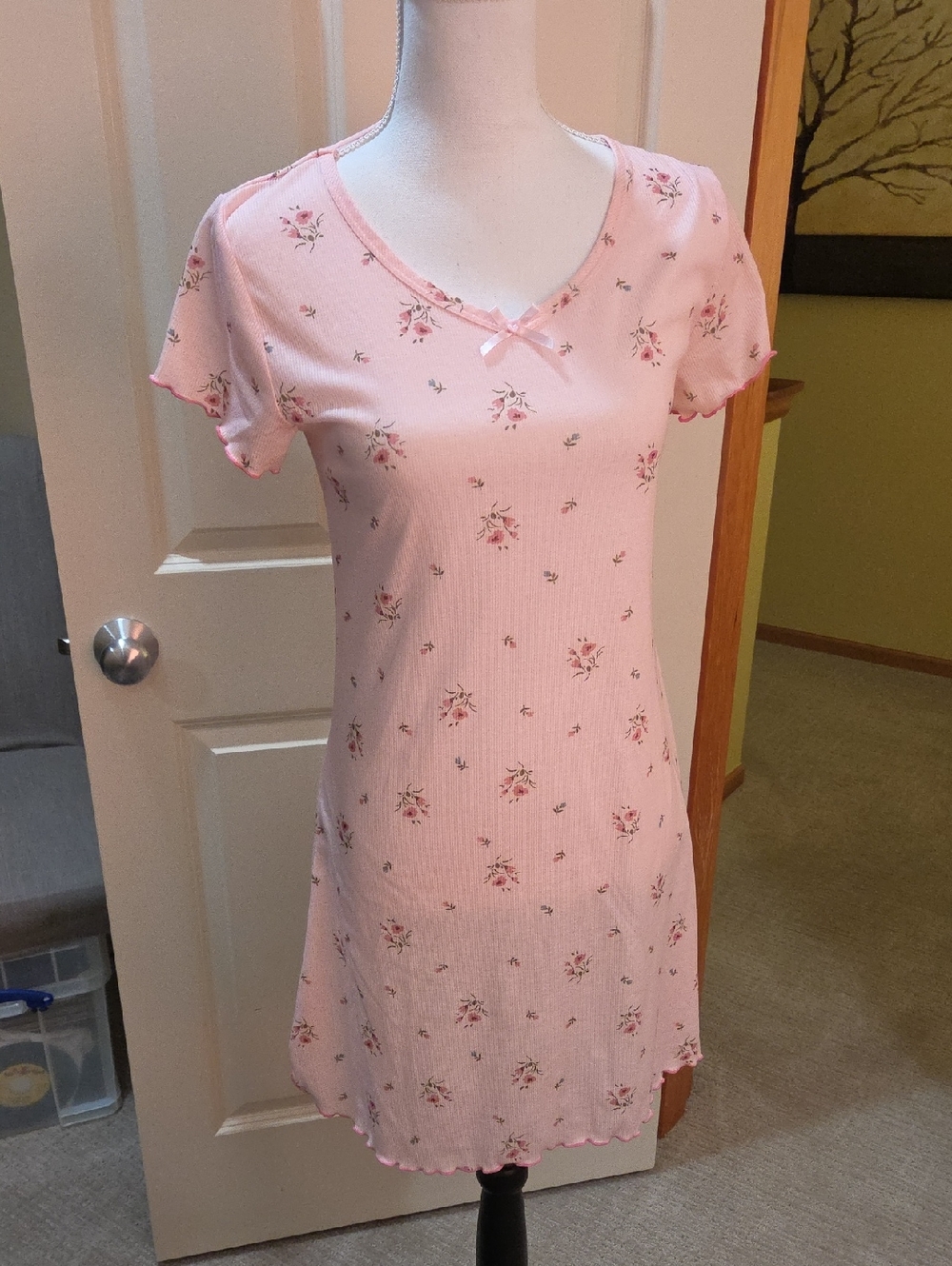 SHEIN Pink Floral V-Neck Short Sleeve Nightdress